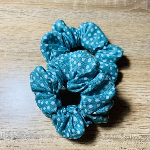 Scrunchie - Picture 10 of 11